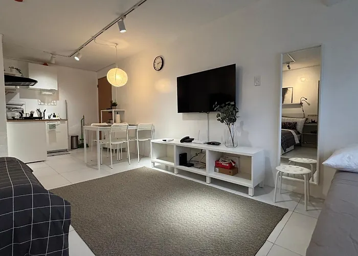 Helloqc Fairview - Comfy Near S&r & Kingdom Hall Apartamento